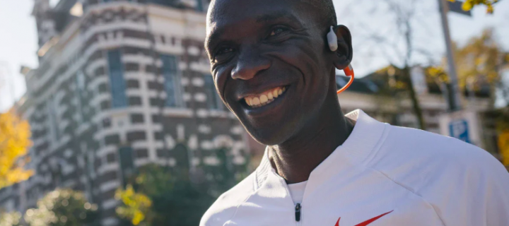 Eliud Kipchoge x SHOKZ – Le GOAT fera bien du Trail Running